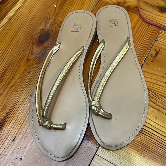Saks Fifth Avenue Shoes - Saks Fifth Avenue Flip Flops